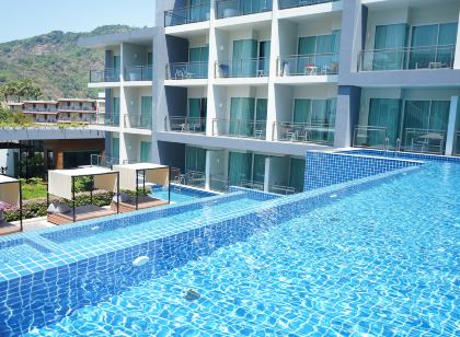 Sugar Palm Grand Hillside