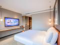 orange-hotel-wuhan-station-east-square