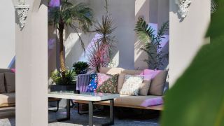 guangzhou-conghua-hot-spring-mansimens-swimming-pool-design-beautiful-villa