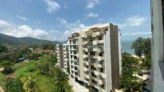 by-the-sea-beachfront-suite-by-raymond-homes