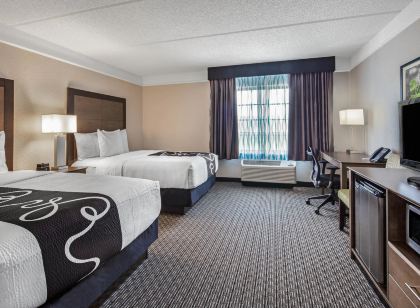 La Quinta Inn & Suites by Wyndham Miami Airport West