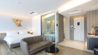 the-signature-hotel-airport-sha-extra-plus