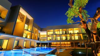 the-signature-hotel-airport-sha-extra-plus