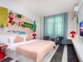 sanya-yishang-hotel-shangpin-street-bailu-park-shop