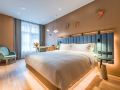 mrwu-and-hotel