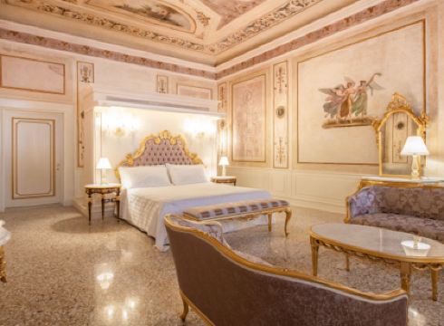 Ca' Bonfadini Historic Experience