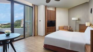 crowne-plaza-hailing-island