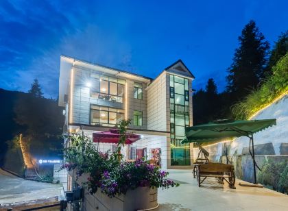 Floral Hotel· Yongding Tulou Busheshan Yin Hotel