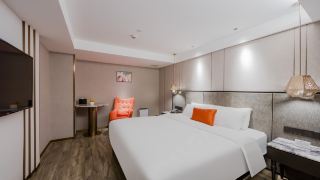 yitel-premium-shanghai-people-s-square-nanjing-road-pedestrian-street-shop