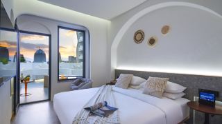 cloud-man-road-santorini-riverview-resort-gaozhuang-xishuangjing-xingguang-night-market