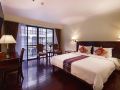 smiling-deluxe-hotel