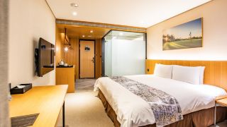 mega-hotel