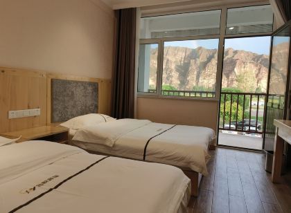 Heyue Hotel