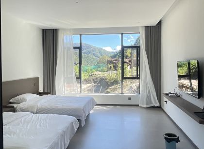 Liulaogen Holiday Hotel