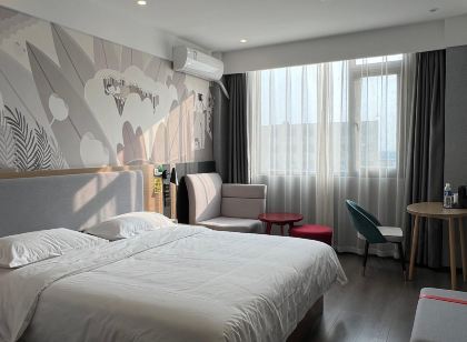 Shangyou Hotel (Xinzheng Guodian Town Huangjin Avenue)