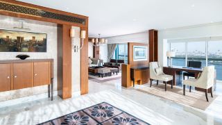sheraton-dubai-creek-hotel-and-towers