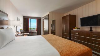 gold-coast-hotel-and-casino