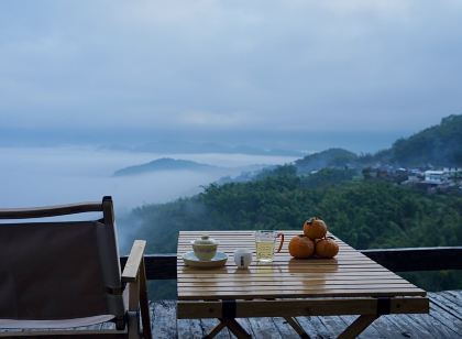 普洱老魯寨古茶マナーハウス