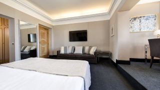 marcella-royal-hotel-rooftop-garden