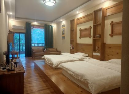 Dechenz Middle Homestay