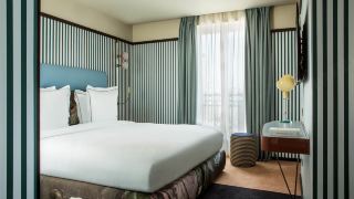 hotel-du-rond-point-des-champs-elysees-esprit-de-france