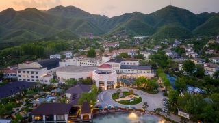 beijing-placid-lake-resort-hotel
