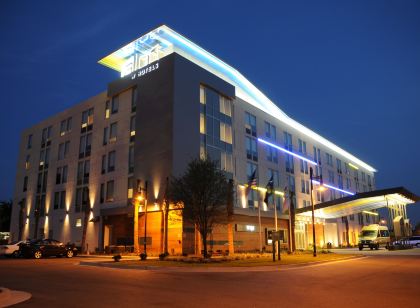 Aloft Buffalo Airport