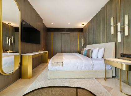 Maison Privee - Luxury Sea View Apt in Five Resort on the Palm