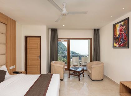 Shining Hills by Lawrence Hotels
