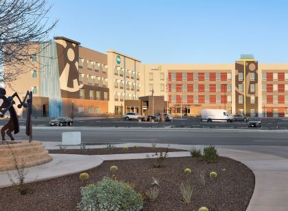 Tru by Hilton Scottsdale Salt River