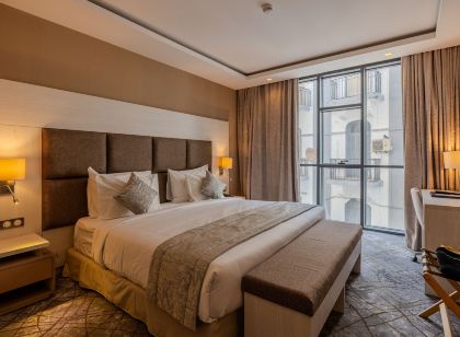 2H Hotel