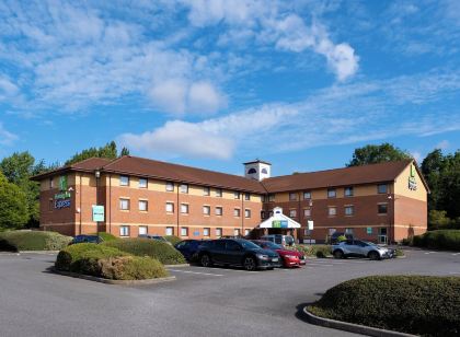 Holiday Inn Express Taunton East