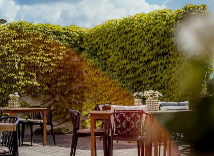 Sunlight Hotel Conference & Spa
