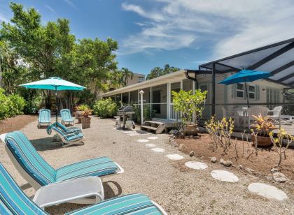 Captiva Mermaid Pool House - Beachside of Village Center