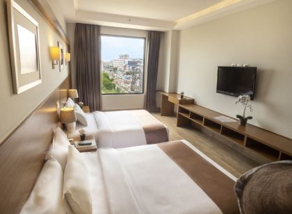 Weston Suites Hotel
