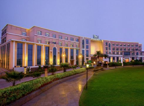 The Gaurs Sarovar Premiere