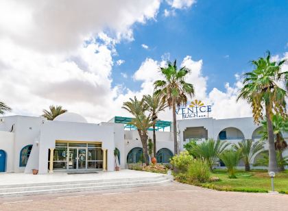 Hotel Venice Beach- Families and Couples Only
