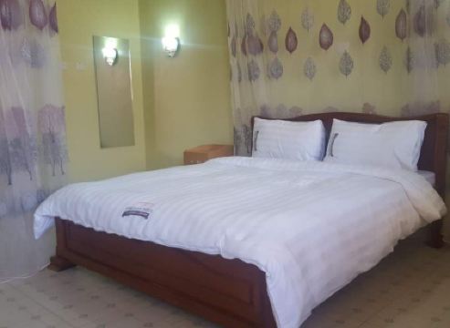 Esstana Hotel