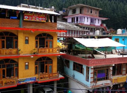 Kasolwoods Cafe & Stay, Main Market, Old Kasol