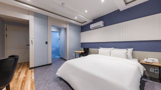 iksan-hotel-the-bridge