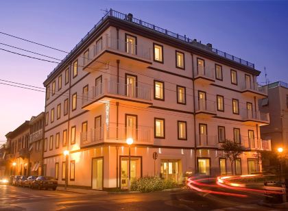 Card International Hotel