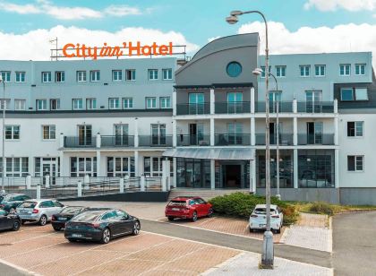 奧洛穆克市旅館