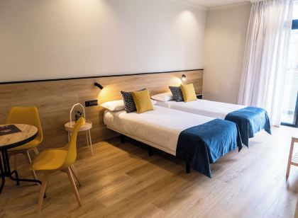 Hotel Adonis Capital