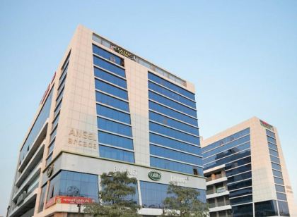 Hotel the Grand Radhey