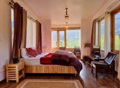 The Bunker Burwa Manali