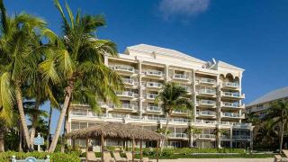 club-se7en-at-the-beachcomber