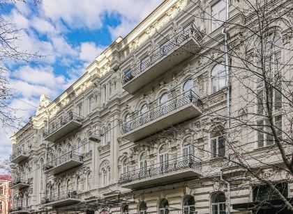 โกลบ รันเนอร์ รูมส์ & ดอร์มส์