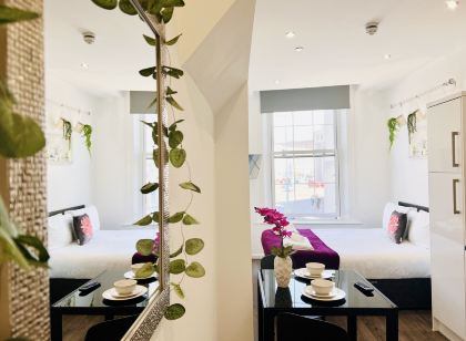 Fox House Studios, Aparthotel