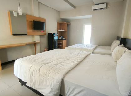 Bandengan Beach Hotel