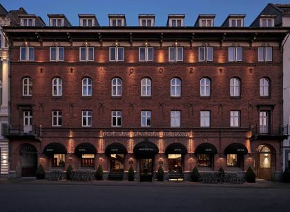 Ascot Hotel
